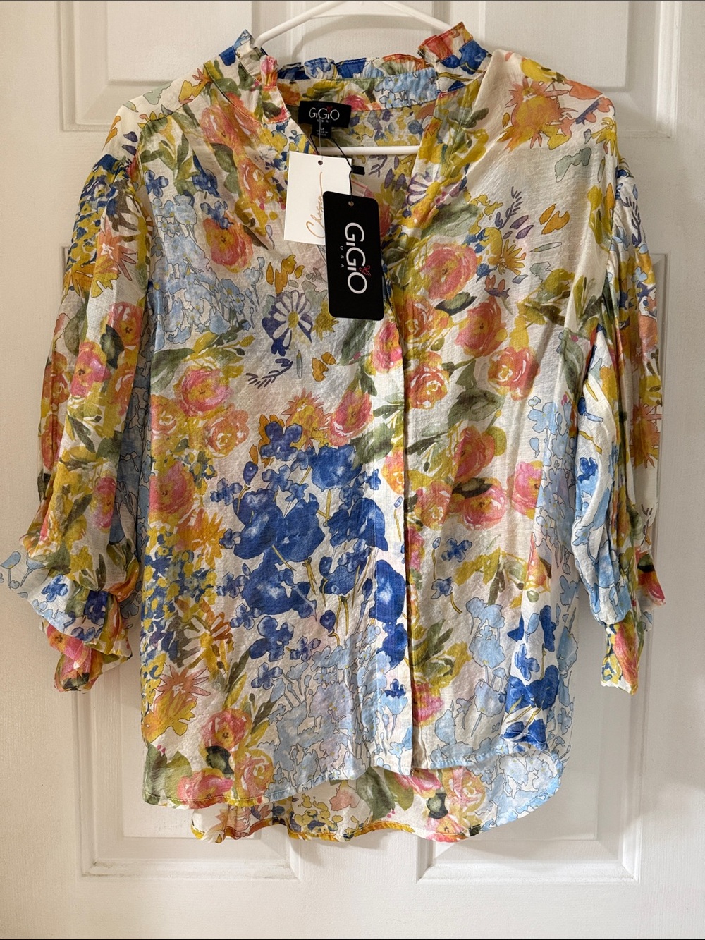 GiGiO Floral Button-Front Blouse in Multicolor